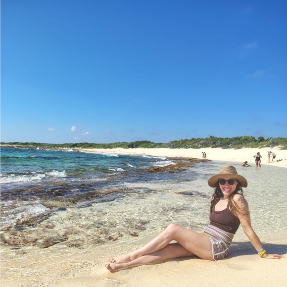 Welcome to my closet! - Picture 3 of 4